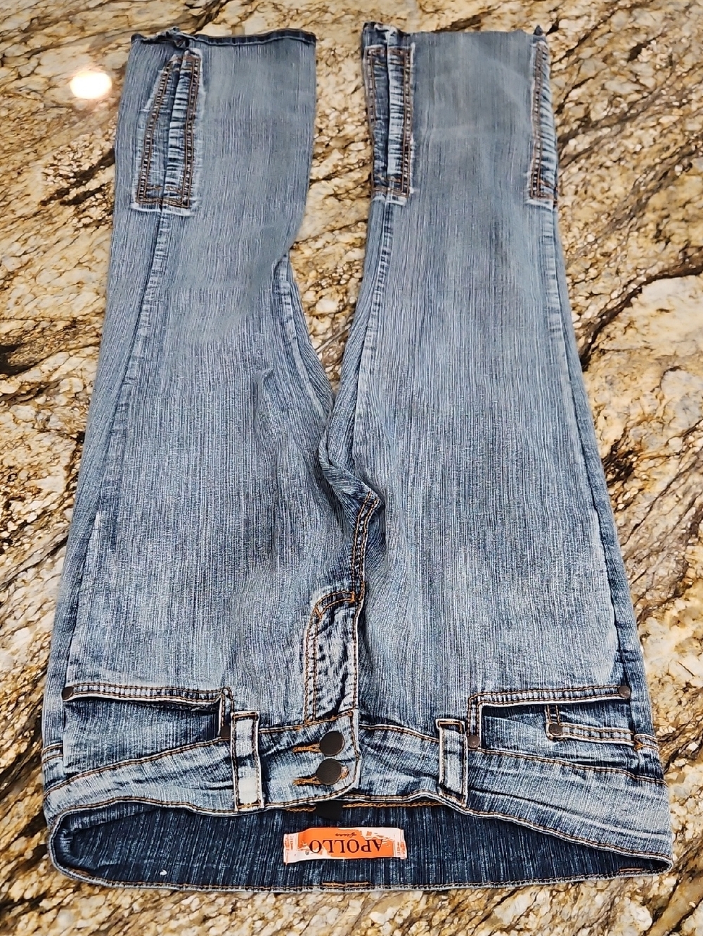 APOLLO Womenâs Light Wash Jeans - Flared Leg. Size 12. Inseam 31" Rise 9" Y2K